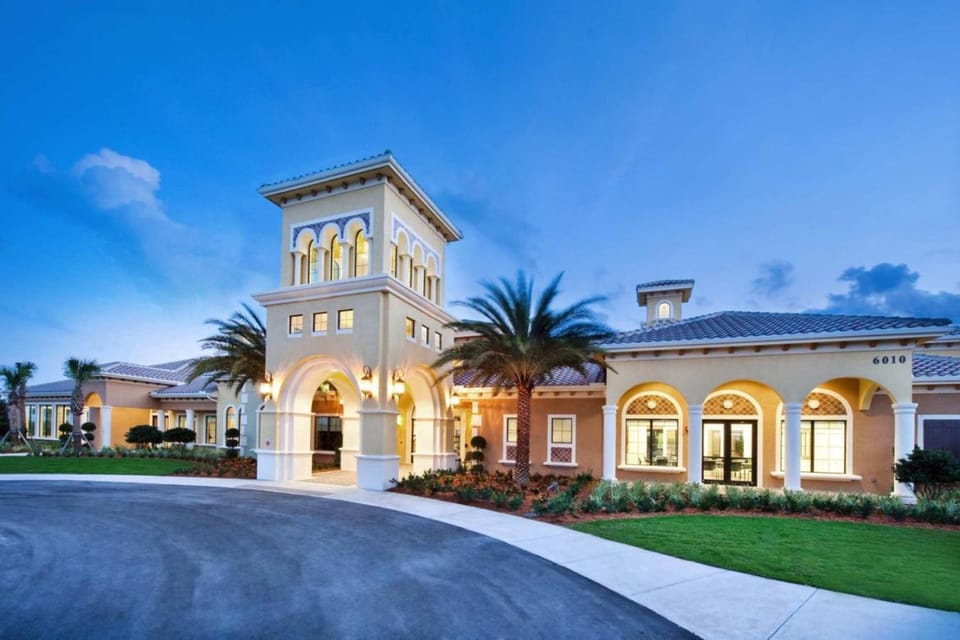 Sophisticated Condo for a Relaxing Stay at The National Golf and CC House in Collier County