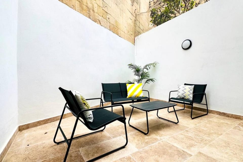 BackYard Studio 1 Apartment in Sliema