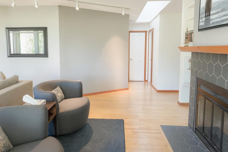 Living room, Seating area, fireplace