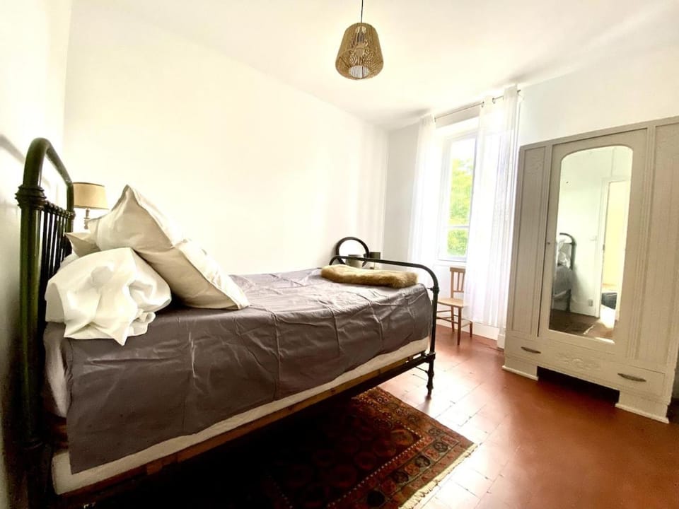 Sunny 3BR Apt Apartment in Bourgogne-Franche-Comté