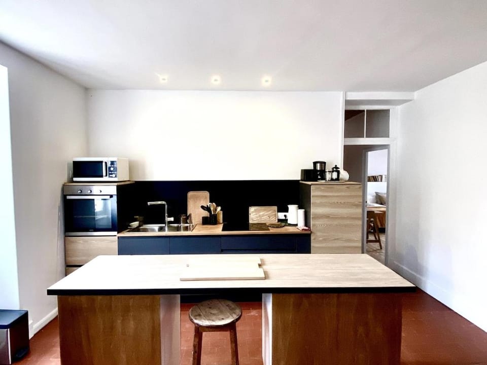 Sunny 3BR Apt Apartment in Bourgogne-Franche-Comté