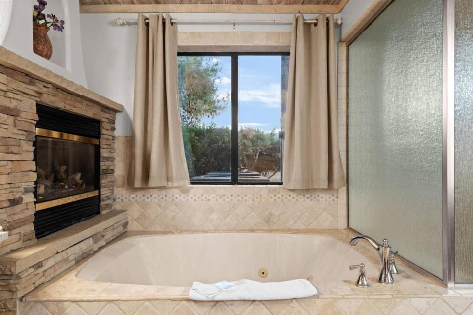 Adobe Village Inn Sedona Suite Apartment in Village of Oak Creek