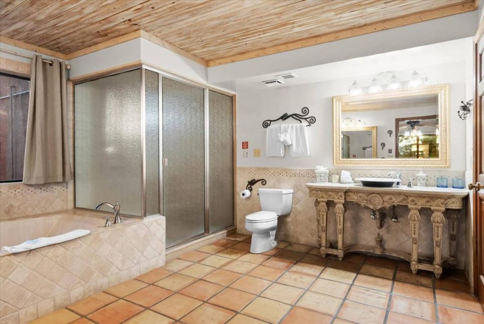 Shower, Bathroom, Bath, towels