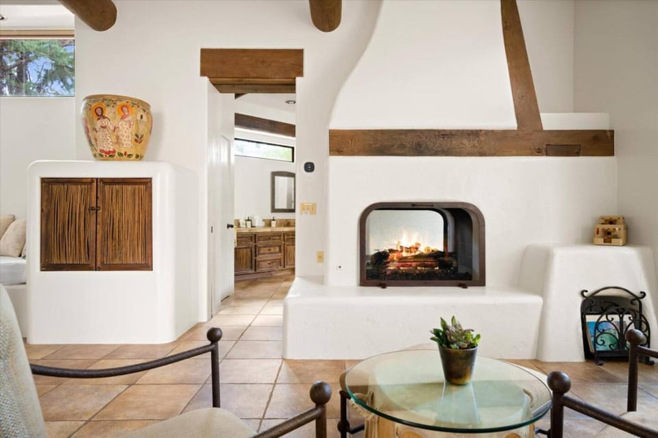Adobe Village Villa - Purple Lizard Apartment in Village of Oak Creek