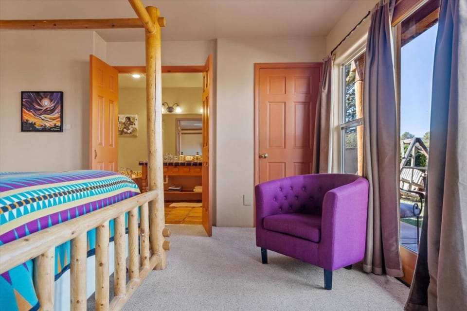 King studio with shared hot tub - Breakfast included Apartment in Village of Oak Creek