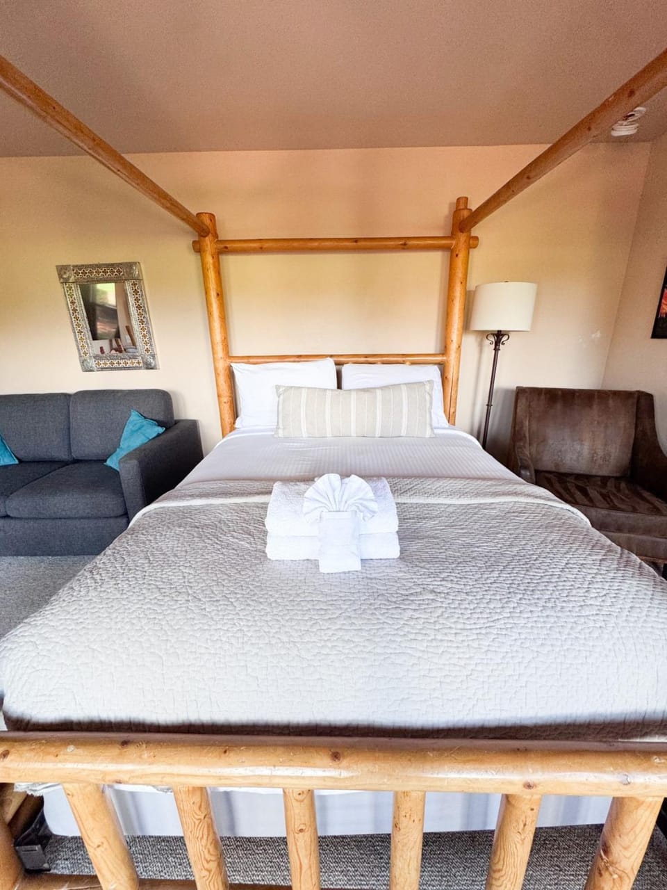 King studio with shared hot tub - Breakfast included Apartment in Village of Oak Creek