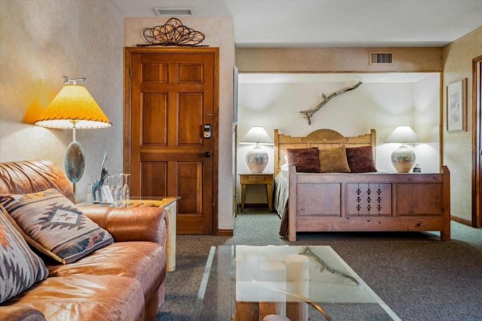 Bed, Seating area, Bedroom