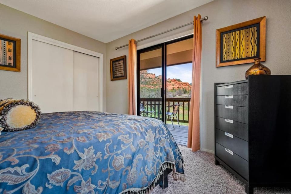 Bed, Balcony/Terrace, Bedroom