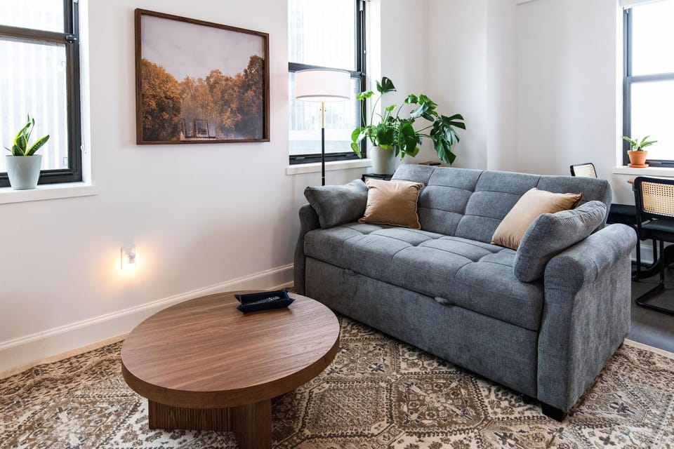Luxury Downtown Apt with Parking, Gym, and Lap Pool · Sleeps 4-5 Apartment in Milwaukee
