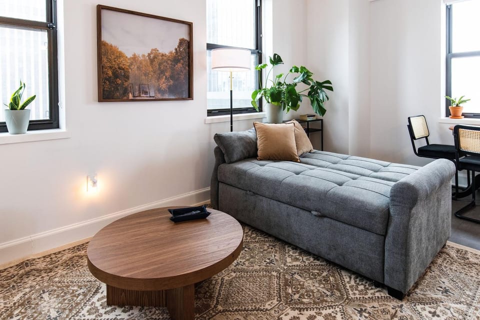 Luxury Downtown Apt with Parking, Gym, and Lap Pool · Sleeps 4-5 Apartment in Milwaukee