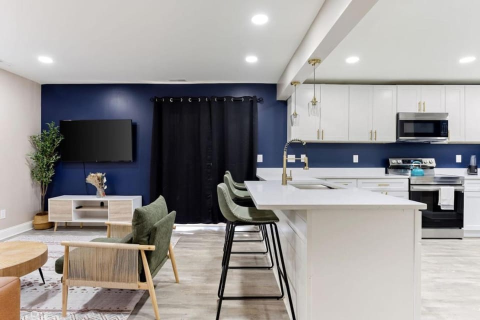 Living room, Seating area, Dining area