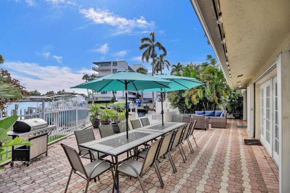 Waterfront, Heated Pool, Game Room House in Fort Lauderdale