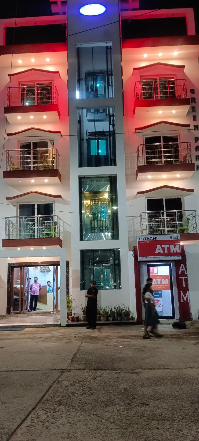 Property building, Night, City view, Location, Parking