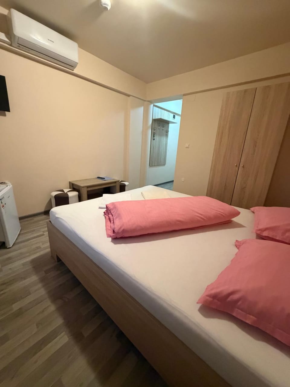 Camera Self Check-In, Non Stop Apartment in Timiș County