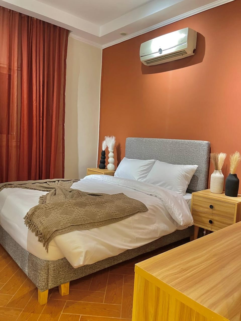 Photo of the whole room, Bedroom, air conditioner