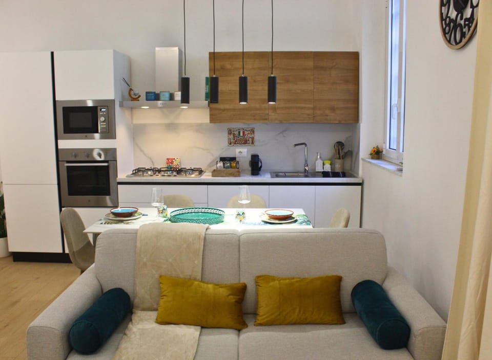 Kitchen or kitchenette, Living room