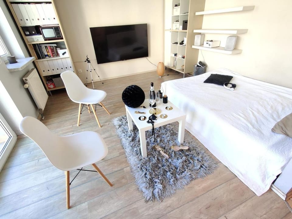 Cozy Studio for a Couple - 10 min from the airport Apartment in Krakow