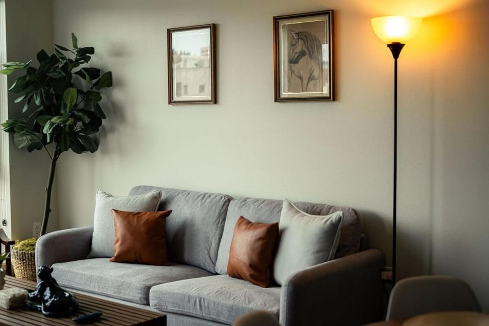 Heart of Downtown Apt with City View, Walkable to HotSpots Apartment in Spokane