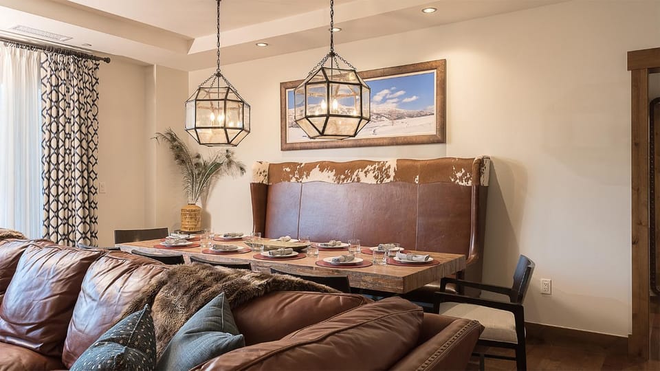 Seating area, Dining area, furniture
