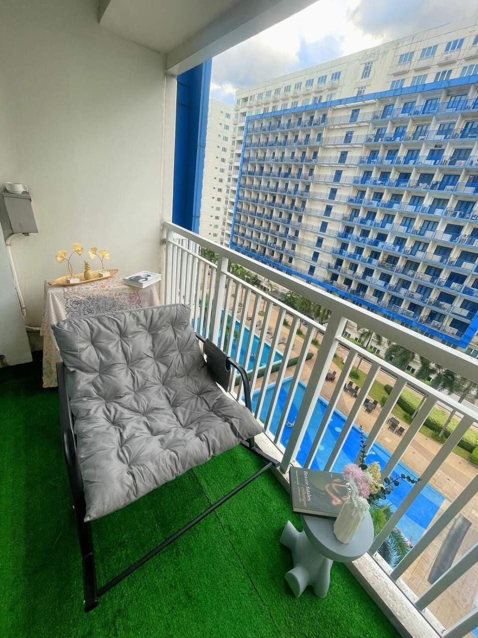 Staycation 2 Bedroom at Sea Residences Pasay across Mall of Asia near NAIA Airport Apartment in Pasay