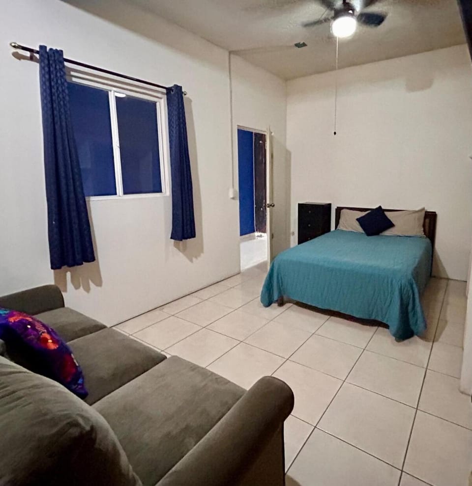 3BR Centro amplio a 1 cuadra playa Apartment in Puerto Vallarta