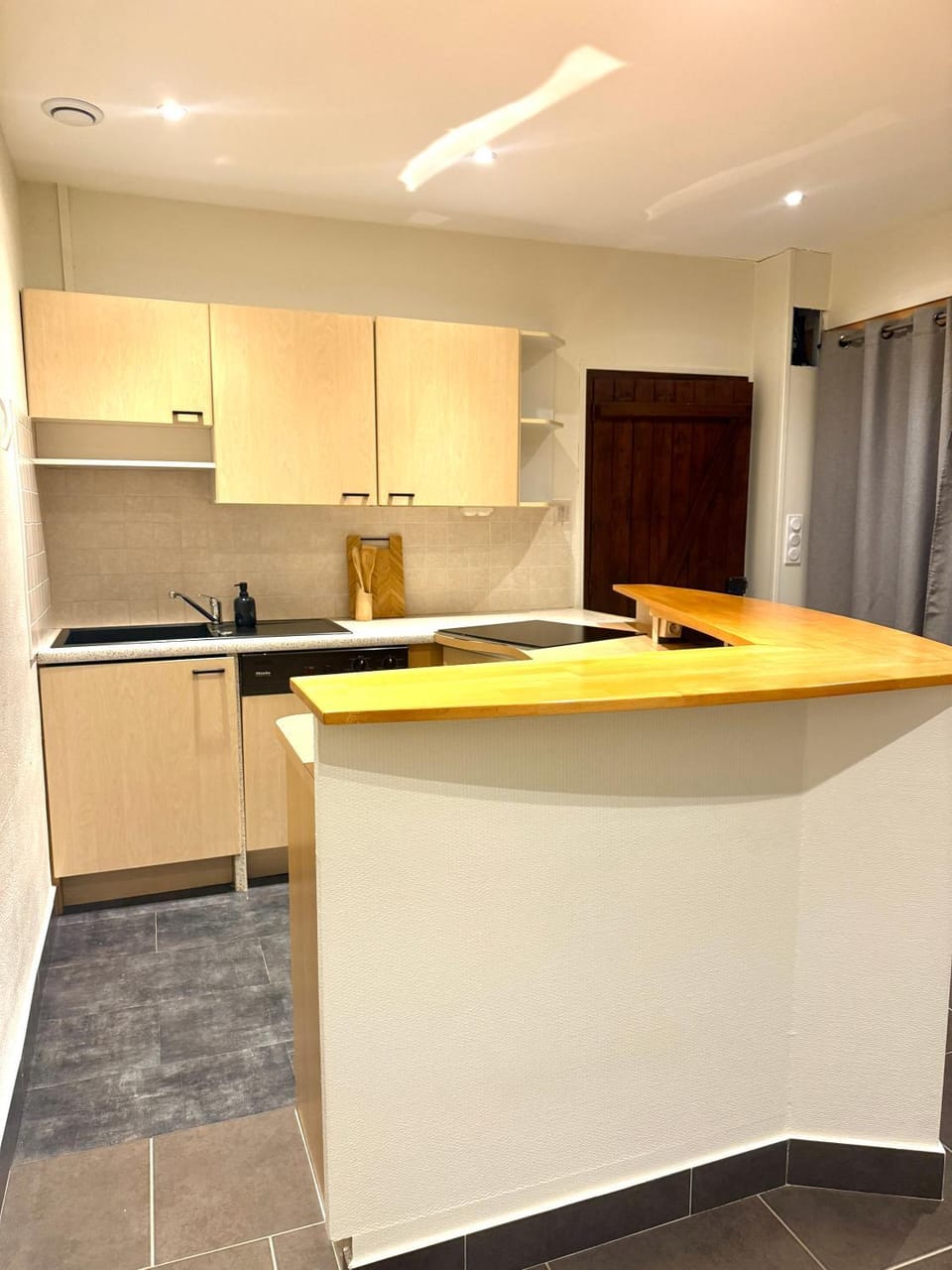 Kitchen or kitchenette, stove