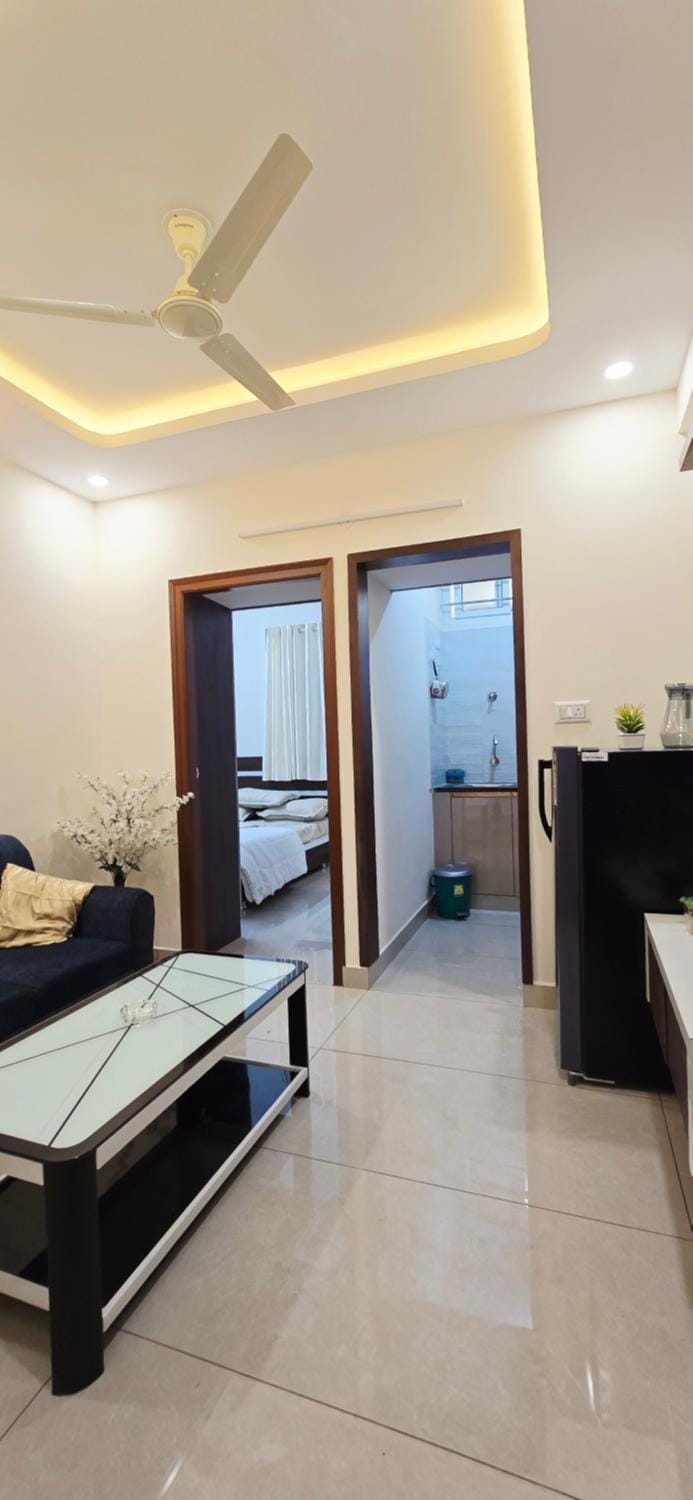Lavish 1bhk Equipped Kitchen & Balcony Apartment in Bengaluru