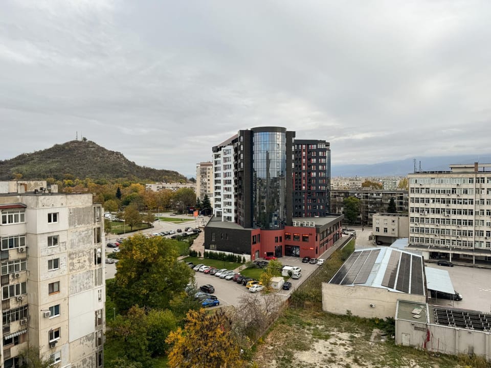 Day, Neighbourhood, Natural landscape, View (from property/room), Balcony/Terrace, City view, Street view