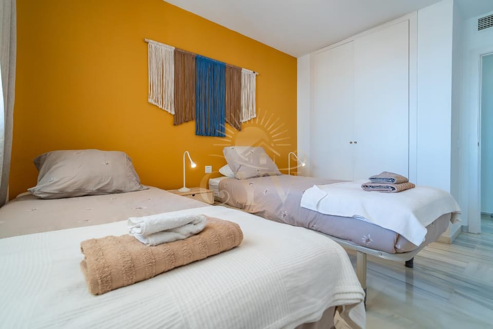 Bed, Night, Bedroom, Guests, children, older children, Family