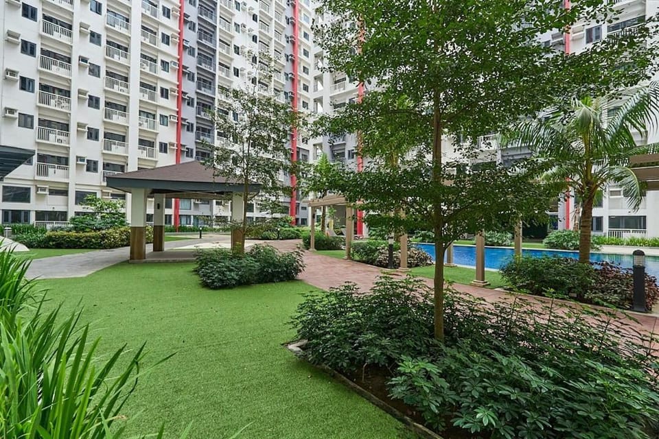 Modern Loft-Style Condo - Perfect for Families or Couples Apartment in Muntinlupa