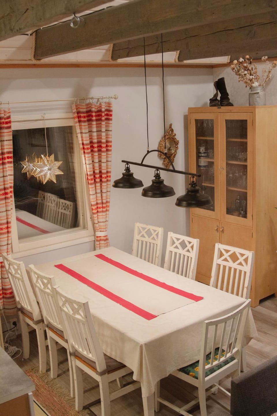 Dining area, kitchen