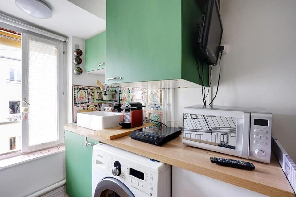 Cute boudoir studio - heart of Bastille Apartment in Paris