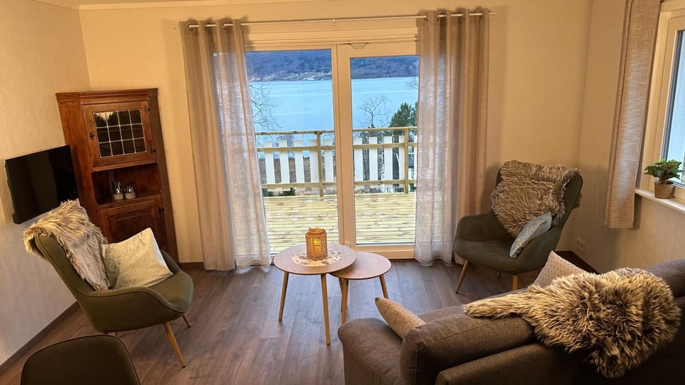 View (from property/room), View (from property/room), Living room, Seating area, Mountain view, Mountain view, Sea view, Sea view