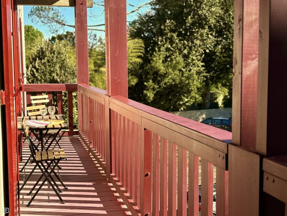 View (from property/room), Balcony/Terrace, Dining area, Sunrise