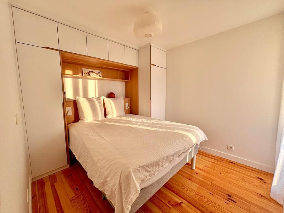 Bed, Photo of the whole room, Bedroom, wardrobe