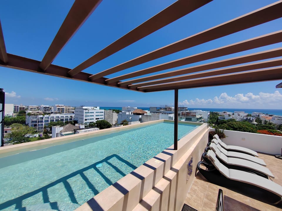 Day, Swimming pool, sunbed