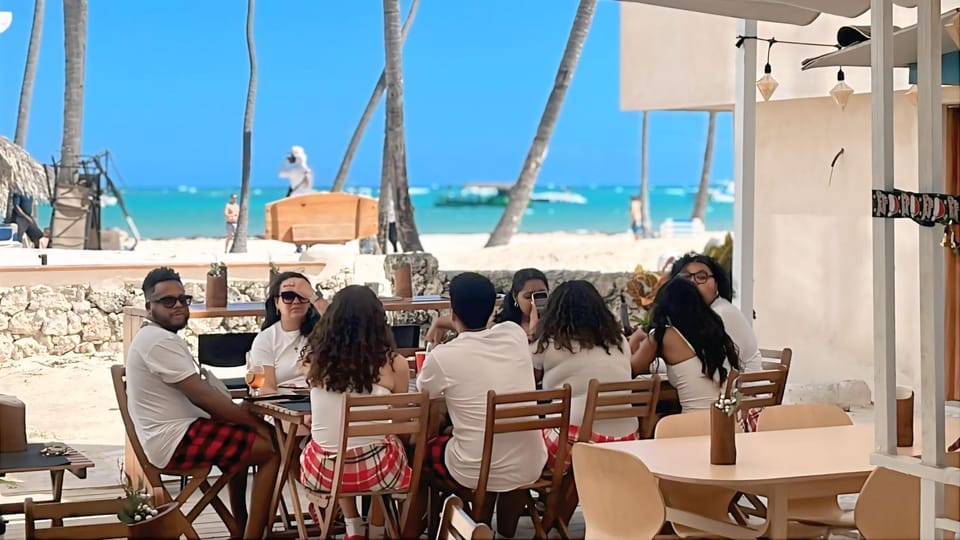 Restaurant/places to eat, Seating area, Beach, group of guests