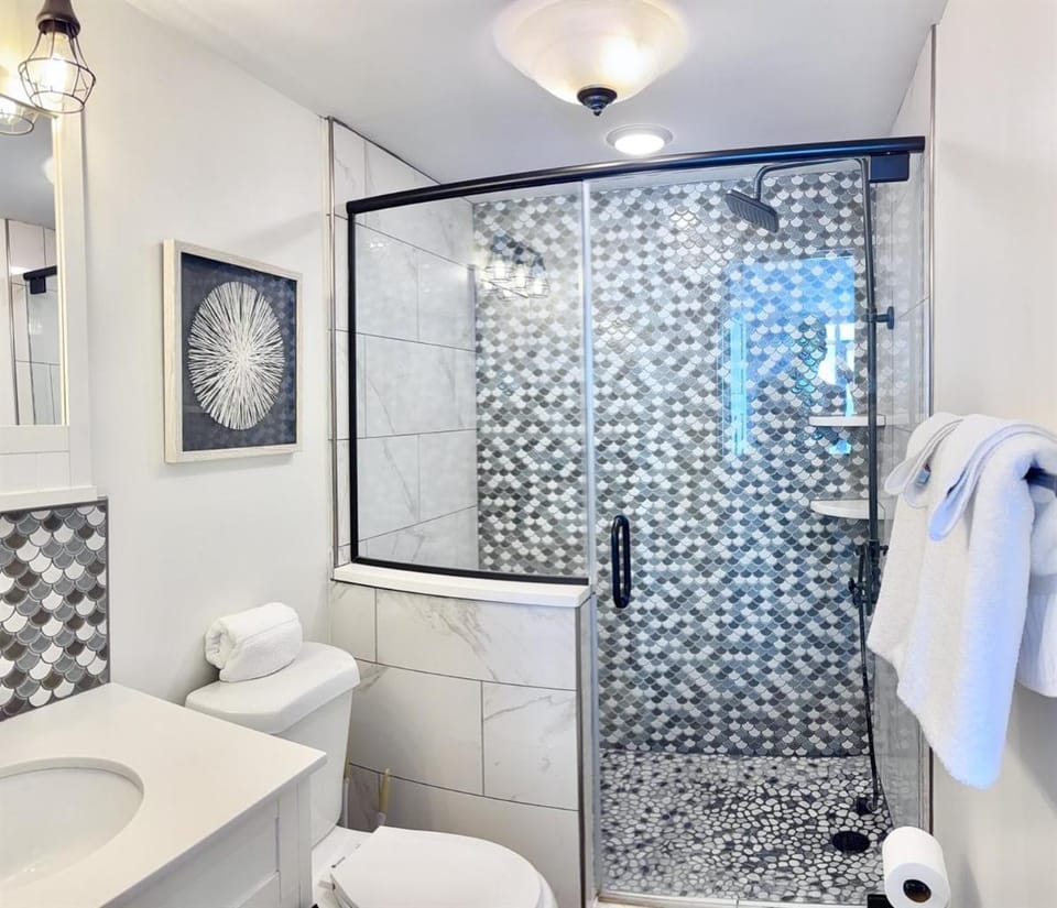 Oceanfront- Heated Pools- Hot Tubs 1203NT Apartment in South Carolina