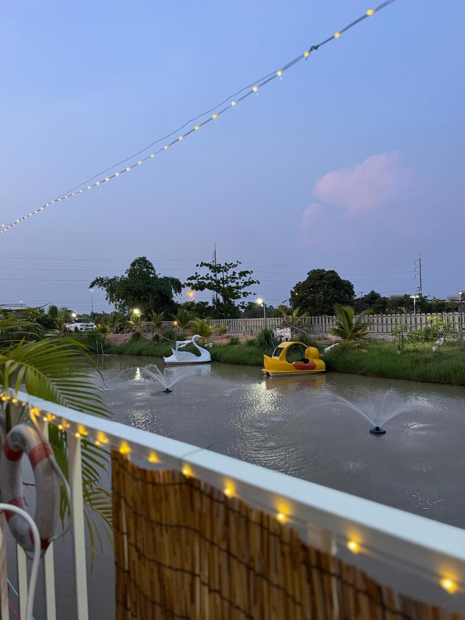 โรงแรมปีใหม่HomeResortพยัคฆภูมิพิสัย Resort in Laos