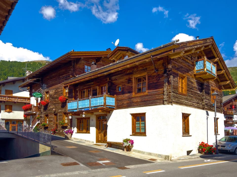 Property building, Day, Natural landscape, Mountain view