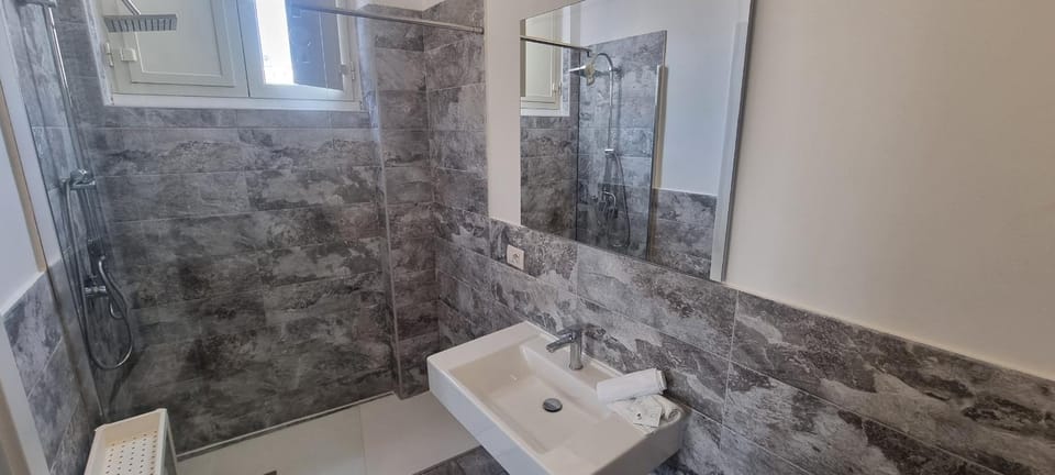 Toilet, Bath