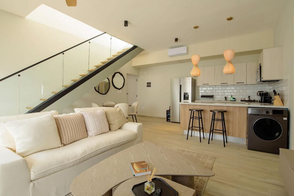 Kitchen or kitchenette, Living room
