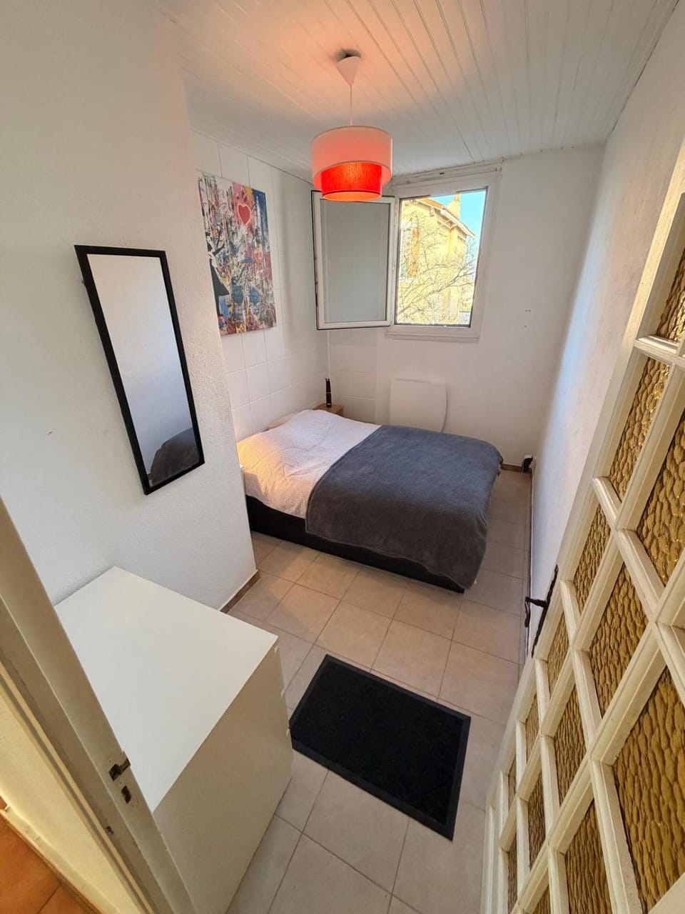 Bedroom, heating