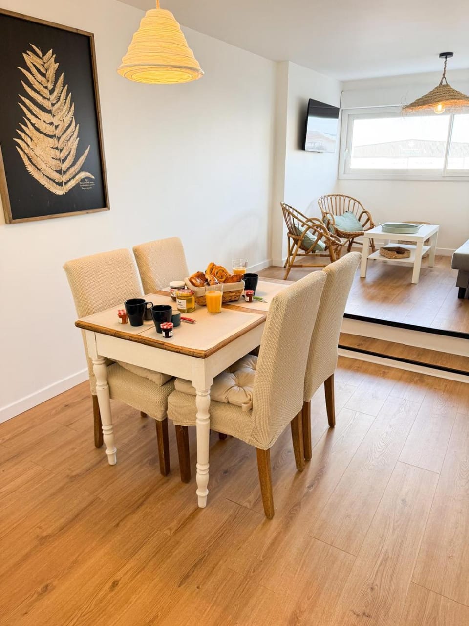 Food and drinks, Dining area