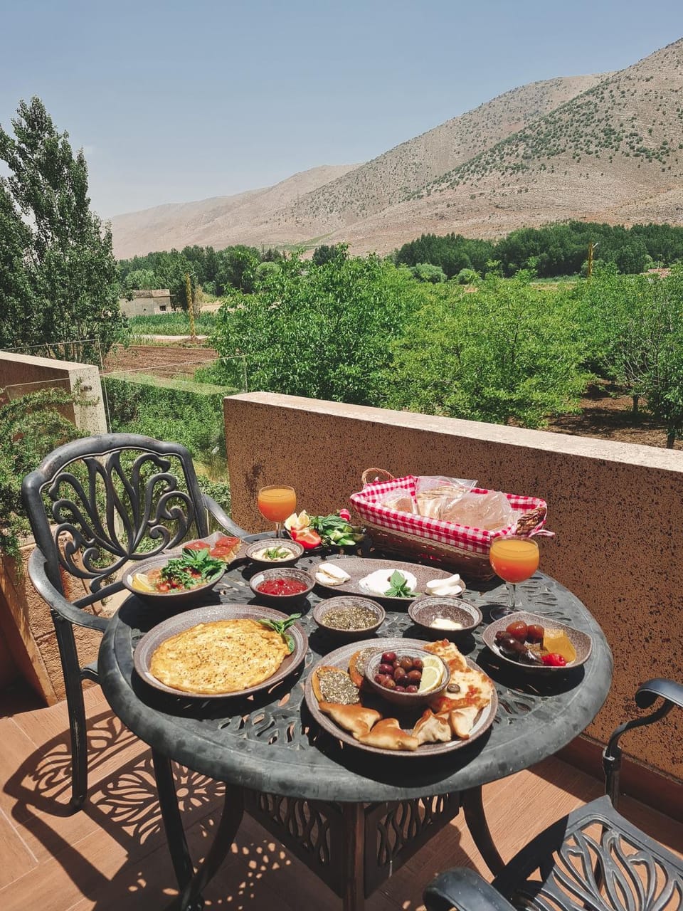 Natural landscape, View (from property/room), Food and drinks, Food, Mountain view, Breakfast