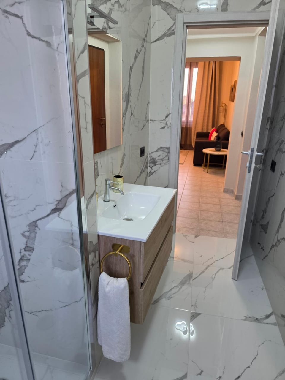 Bathroom, towels