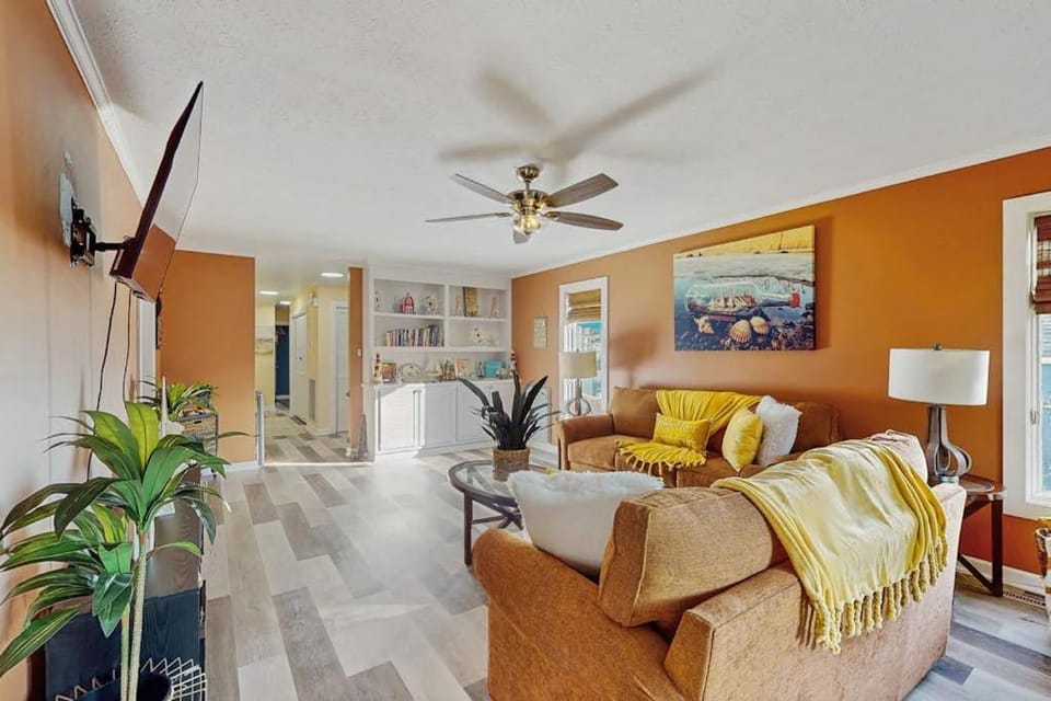 Lighthouse Retreat at the Beach House in Carolina Forest