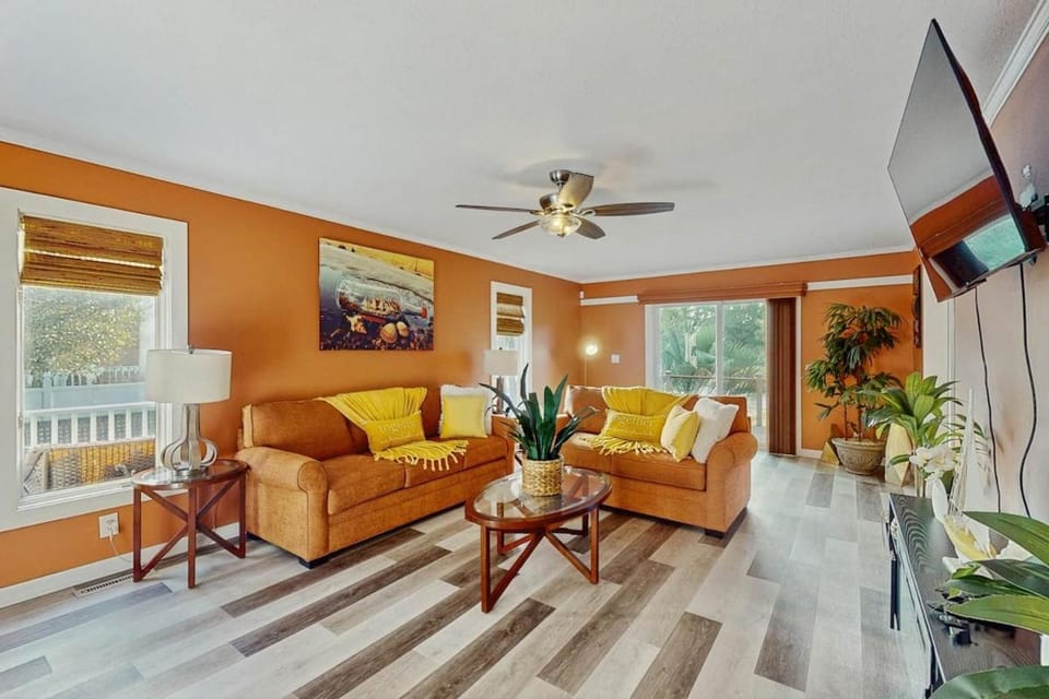 Lighthouse Retreat at the Beach House in Carolina Forest