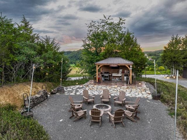 "Good Ole Rocky Top" Unique Tennessee Treehouse Near Pigeon Forge - Private 20ft Slide Chalet in Sevierville