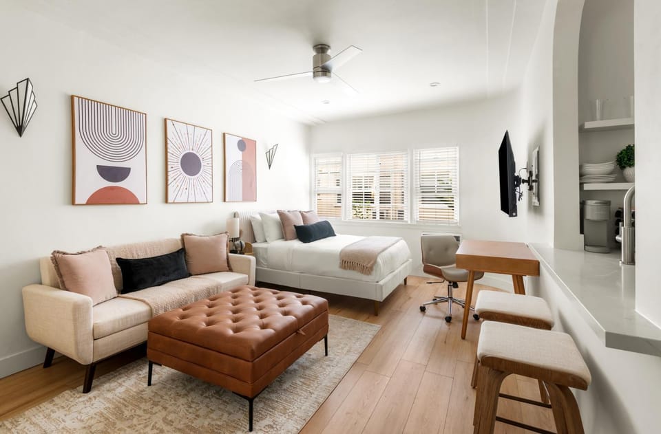Seating area, Bedroom